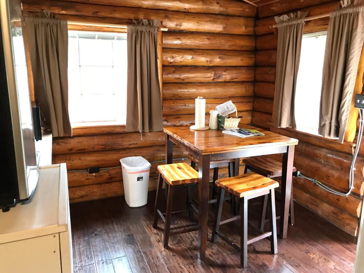 Gwin'S Lodge & Roadhouse Cooper Landing Esterno foto