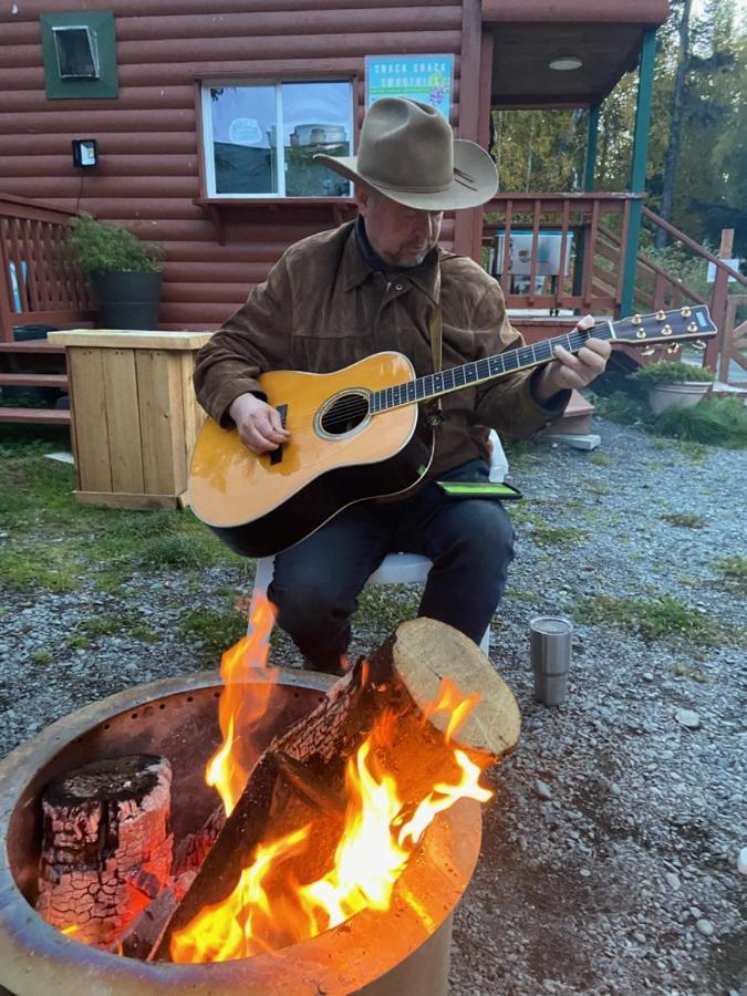 Gwin'S Lodge & Roadhouse Cooper Landing Esterno foto